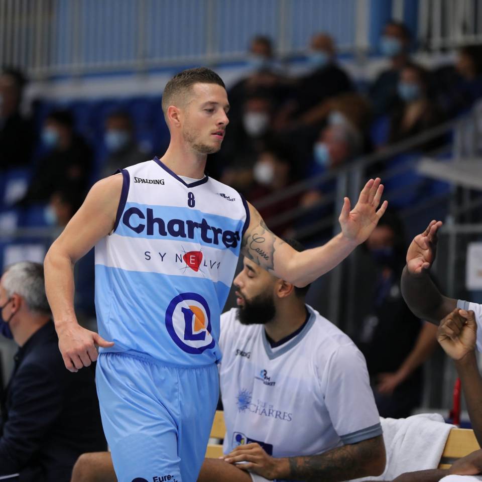 Retour sur le parquet après l'isolement pour l'effectif NM1