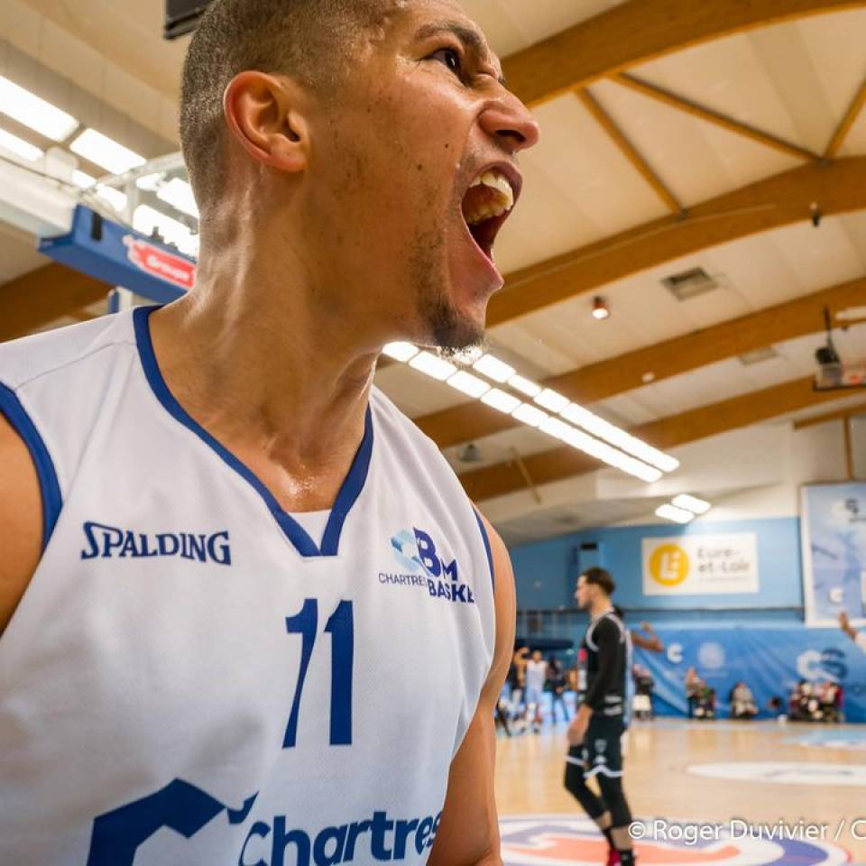 💙 Pour le plaisir 

Encore des photos de mardi soir dernier. Du combat, de la force, de la joie. Bref, une victoire 💙

📸 Roger Duvivier // Chartres Objectif 

#basketball #basketchartres #chartressports #nm1 #ffbb
