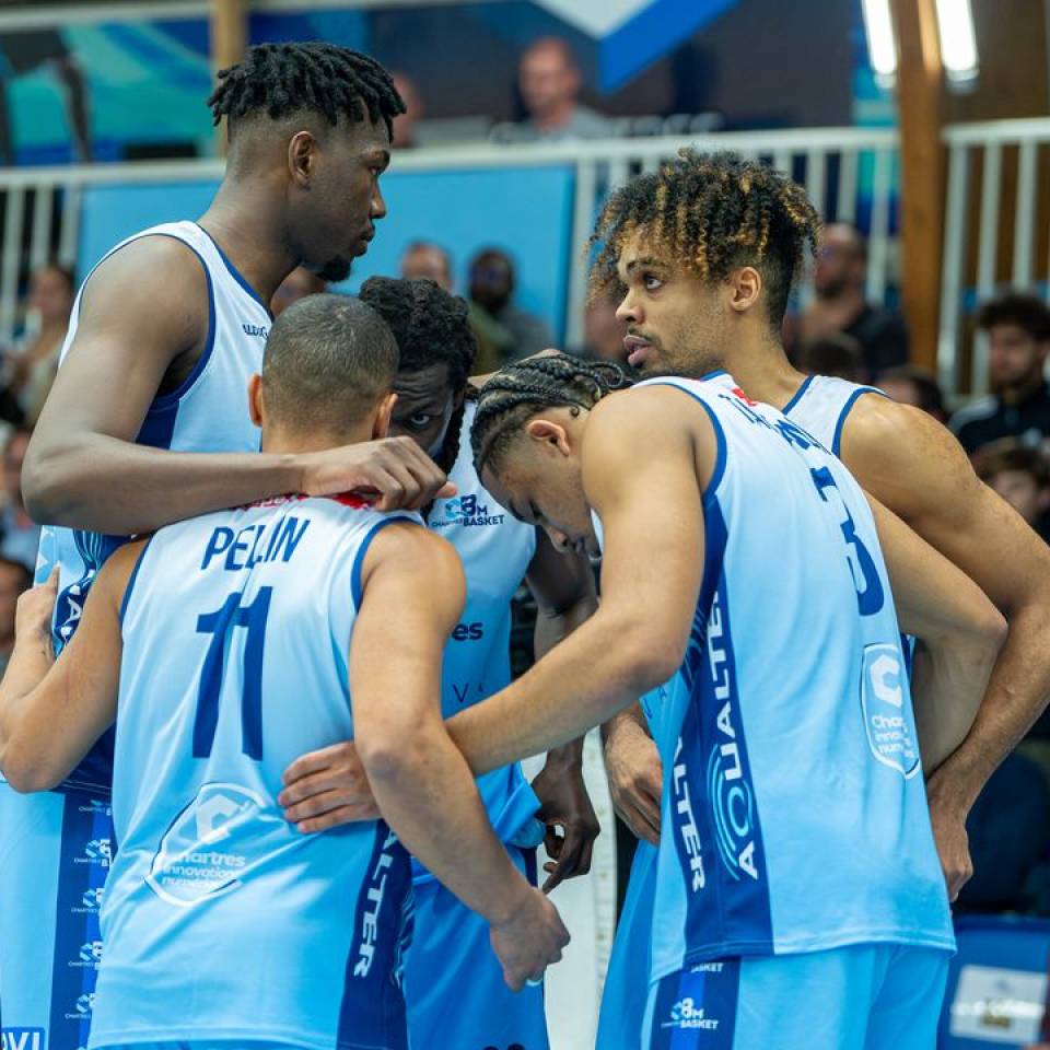#TeamCCBM 

RDV vendredi soir à Cochet pour la J13 pour la réception du @stadetoulousain_basketball ! Il est encore temps de réserver ses places ici bit.ly/44V1Zdw ! 

Et de venir faire du bruit pour encourager votre équipe !

#basketball #basketchartres #nm1 #ffbb #passionbasket #basketplayers
