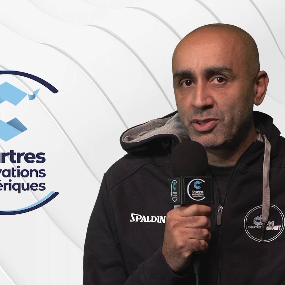 🔵 C’est l’heure de la conf’ du @cchartressports 

Et avant de parler du match de demain soir face à @aurore_vitre_basket, Moatassim fait le point sur cette phase aller et sur la physionomie de notre #TeamCCBM🔵⚪️ qui tient ses promesses ! 

Maintenant, place aux matchs retours qui annoncent du lourd ! 

On espère que vous serez au rdv !

#passionbasket #basketball #basketmasculin #chartres #chartressports #nm1 #ffbb