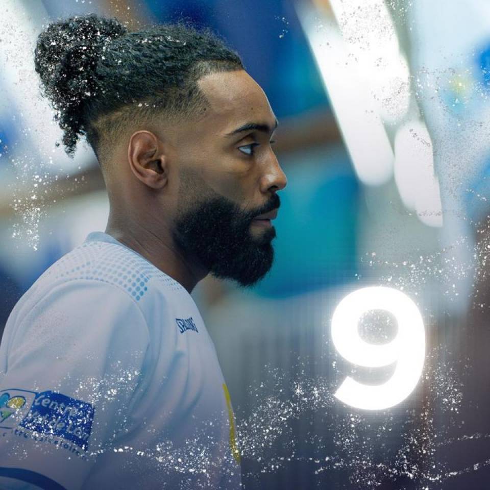🎄 1 jour 1 portrait de la #teamccbm🔵⚪️ 

@_coellus_

📷 @stqrt__ 

#baskekmasculin #ffbb #nm1 #basketball #chartres #chartressports #smile