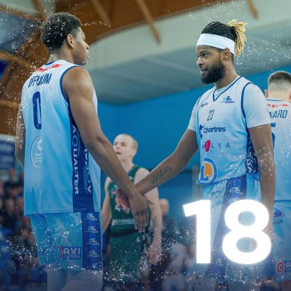 🎄Team Spirit

📷 @stqrt__

#baskekmasculin #ffbb #nm1 #basketball #chartres #chartressports #smile