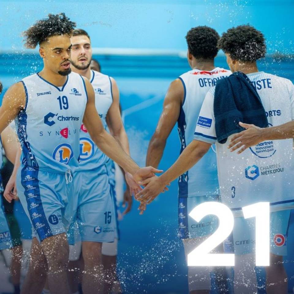 🎄Team Spirit

📷 @stqrt__

#baskekmasculin #ffbb #nm1 #basketball #chartres #chartressports #smile
