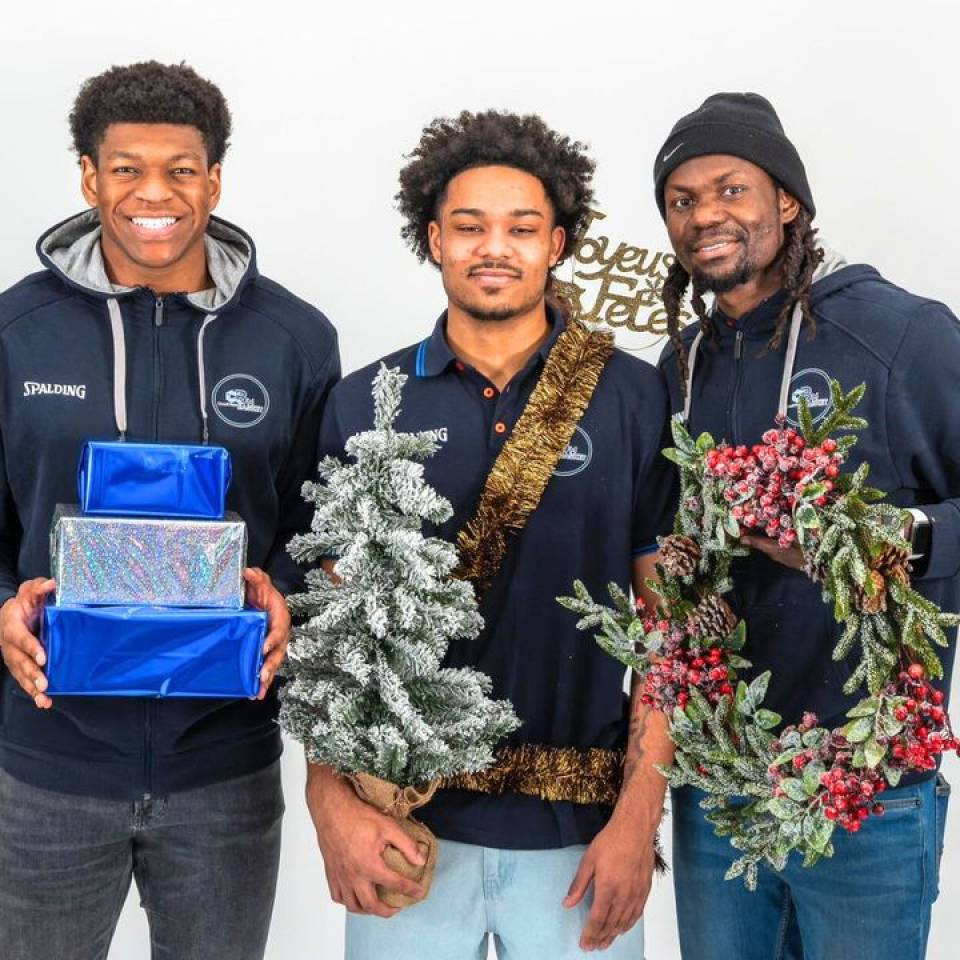 🎄 Joyeuses Fêtes à toutes et à tous !

👉 RDV en 2024 🥳

#TeamCCBM🔵⚪️