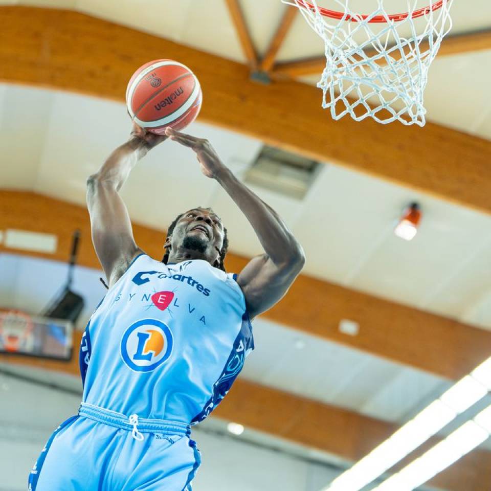 👉 J-14 avant notre retour à la Halle !

⛹🏻‍♂️ Max Kouguère

📷 @stqrt__