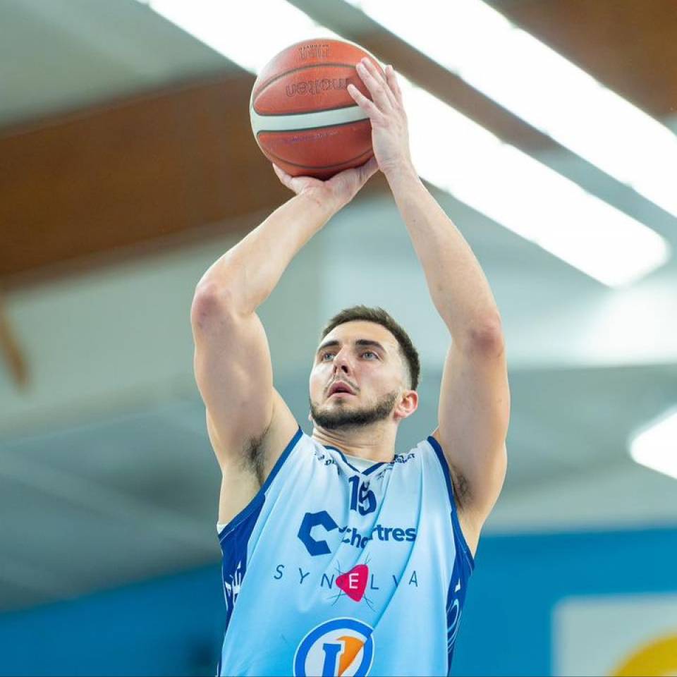 👉 J-10 avant notre retour à la Halle !

⛹🏻‍♂️ Lucas Thévenard

📷 @stqrt__