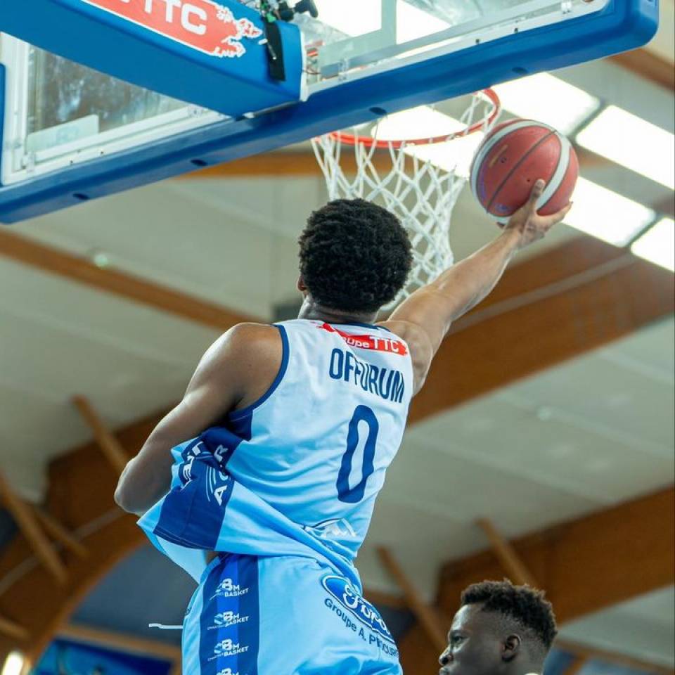 👉 J-7 avant notre retour à la Halle !

⛹🏻‍♂️ @mezie.o_

📷 @stqrt__