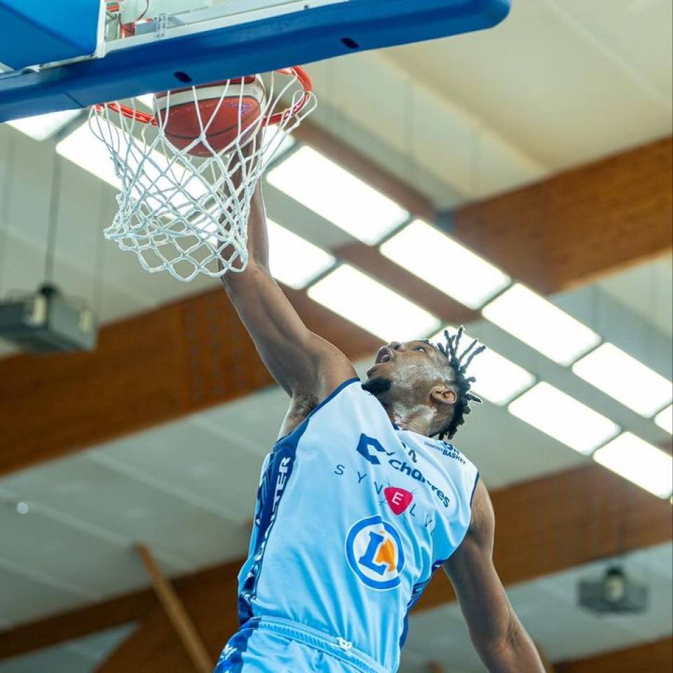 👉 J-6 avant notre retour à la Halle !

⛹🏻‍♂️ @angelokouame34

📷 @stqrt__