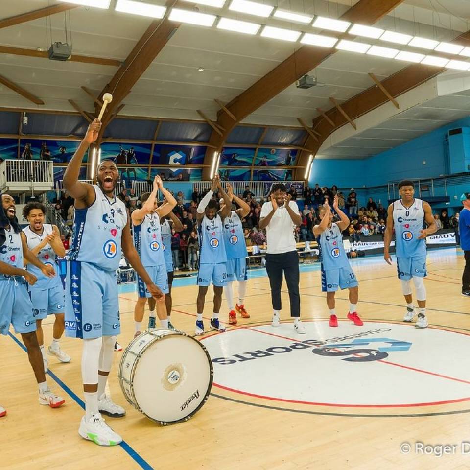 😁 On démarre la semaine avec cette photo qui résume parfaitement notre mood samedi soir après la victoire face à Hyères ! 

Le reste de l’album arrive très vite ! 

#winwinwin