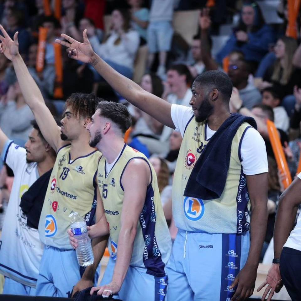🎟️ On se retrouve au Colisée jeudi pour valider ces 8èmes de finale de #PlayOffs ? 

Aller, rendez-vous sur notre billetterie en ligne 👉 www.old.ccbm.fr 

On compte sur vous hein ? 😉

#teamccbm

📸 @stqrt__