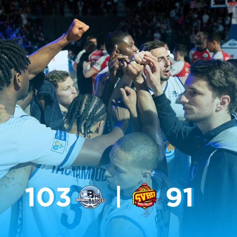 🔥 Direction la belle pour la #TeamCCBM qui s'impose avec la manière 103-91 face à Saint-Vallier!

Le Colisée, notre maison imprenable ... 💙

RDV dimanche à 15h30 au Colisée pour le match décisif !

La billetterie arrive dans 5 minutes 😁

#chartres #basketchartres #nm1 #playoffsnm1 #FFBB #basketnm1 #eureetloir #regioncentrevaldeloire #passionbasket
